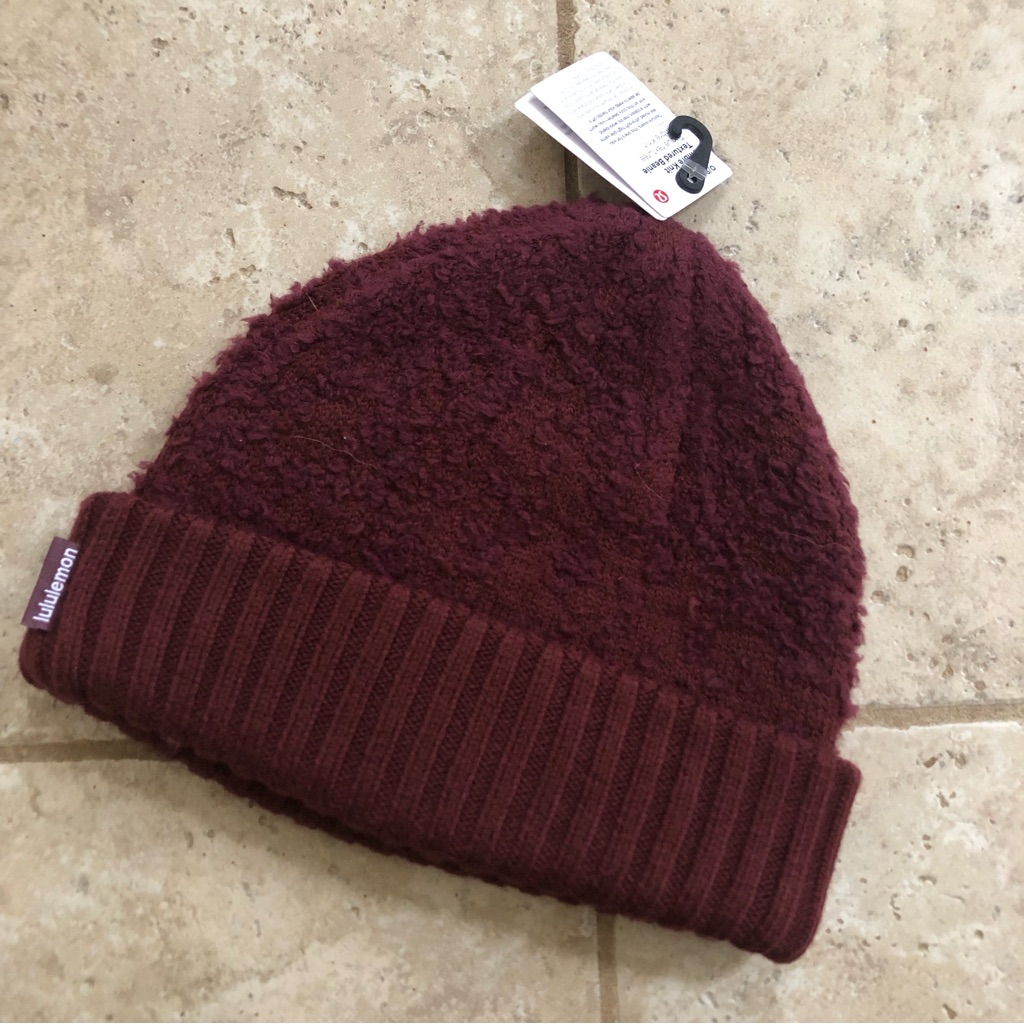 Nwt $74 Lululemon Ombr Knit Texture Beanie Maroon Os